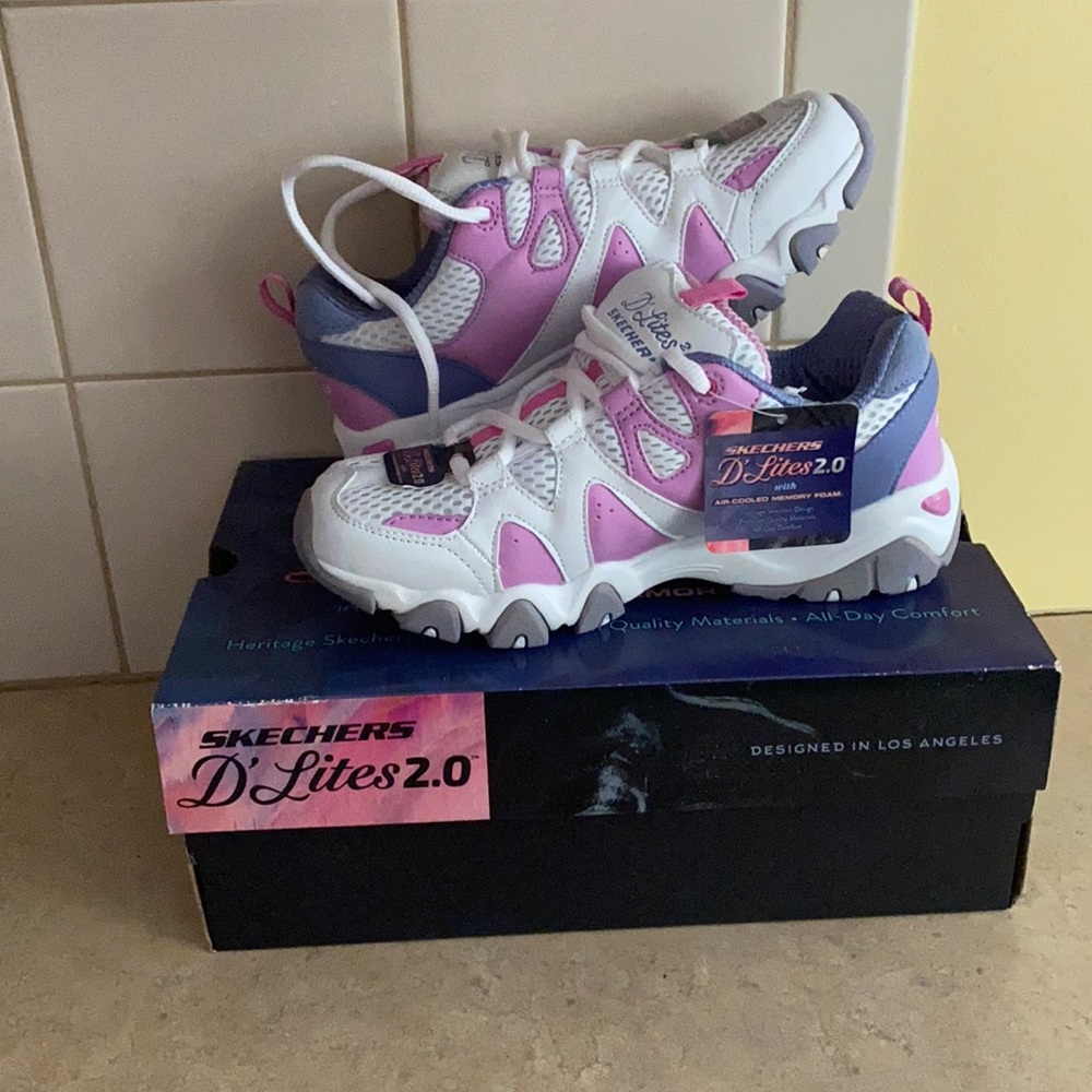 NWT Skechers D’lites size 3’s